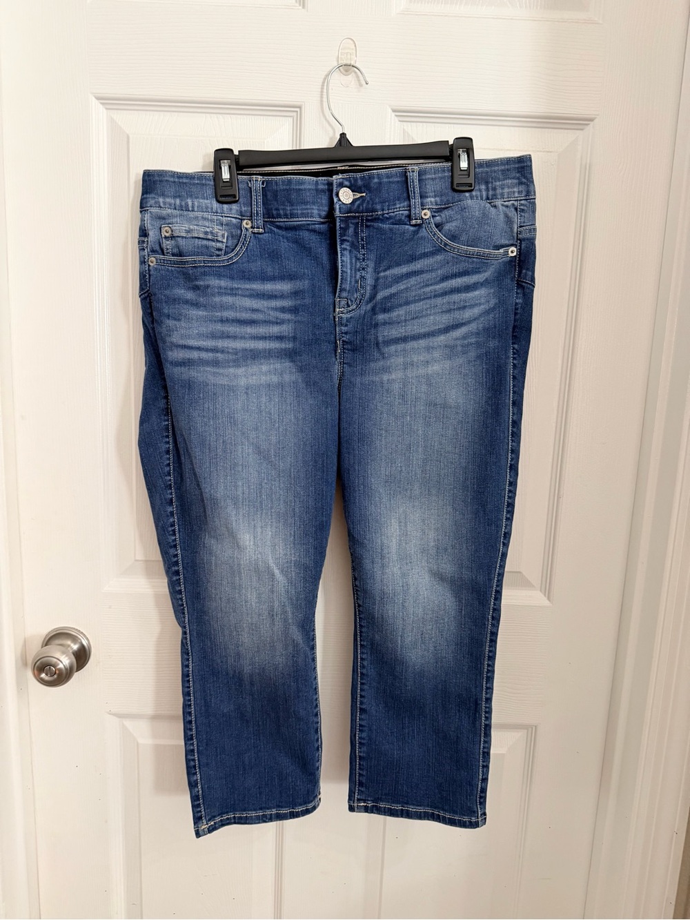 torrid Ankle Crop Jeans in Medium Blue Wash